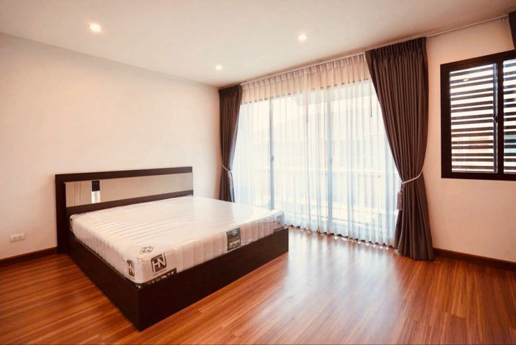 picture Supalai Essence Ladprao 107 Townhome For Rent - 6/14