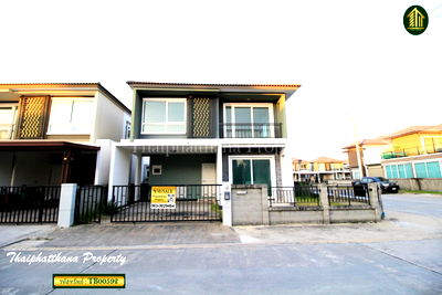 Twin houses for sale Bang Plee Samut Prakarn : For sale Golden Neo Bangna-Kingkaew