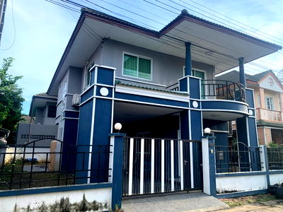 เช่าบ้านเดี่ยว บางกรวย นนทบุรี : 🏡 บ้านเดี่ยวสวยเฟอร์ครบ ทำเลดี โซนราชพฤกษ์ 🏡   หมู่บ้านดิเอมเมอรัลด์ แอนด์ สปอร์ตคลับ   📍 ติดถนนราชพฤกษ์   💵 เช่าเพียง 18,000 บ./เดือน 