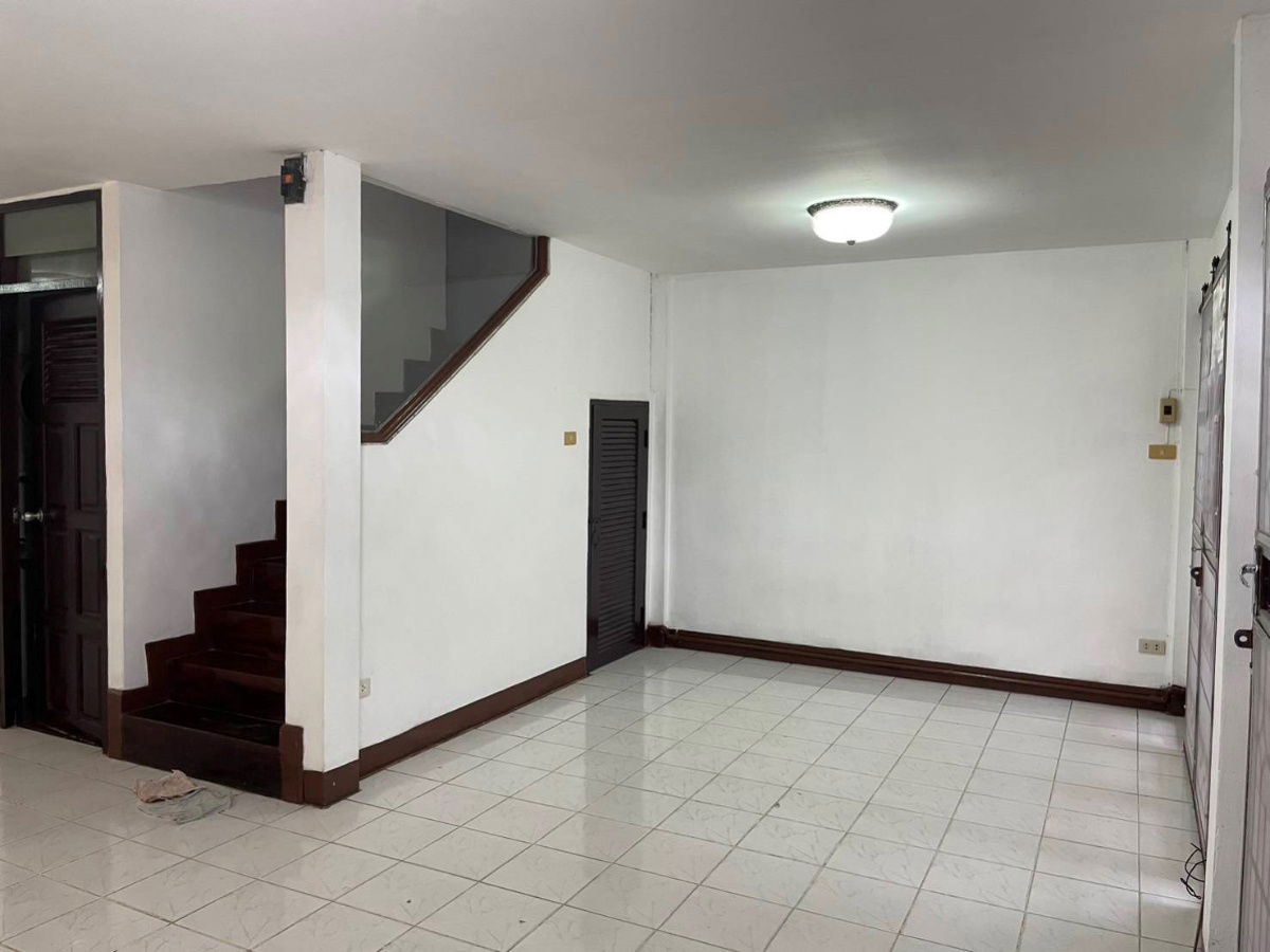 รูป ให้เช่าทาวน์เฮ้าส์ 2 ชั้น ถนนนวลจันทร์ซอย 27 เขตบึงกุ่ม เนื้อที่ 28 ตรว 115 ตรม  - รูปที่ 4/12