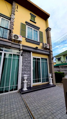 เช่าทาวน์โฮม เมืองนนทบุรี นนทบุรี : 👉🏻#ให้เช่า ทาวน์โฮม  โครงการ Golden Town โกลเด้นทาวน์ รัตนาธิเบศ-ไทรม้า👈🏻 หลังมุม ไม่มีบ้านฝั่งตรงข้าม