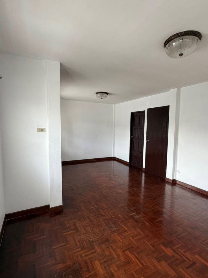 รูป ให้เช่าทาวน์เฮ้าส์ 2 ชั้น ถนนนวลจันทร์ซอย 27 เขตบึงกุ่ม เนื้อที่ 28 ตรว 115 ตรม  - รูปที่ 8/12