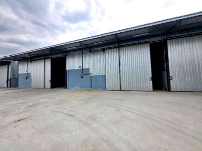 Factory for rent Rama 2 Road : Warehouse and factory for rent in the DJ Charoen 3 project, near Rama 2, Km. 25, along the Bang Nam Chuet Canal.