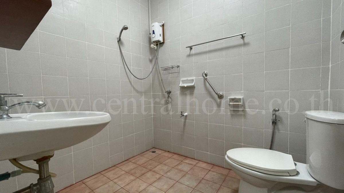 รูป ทาวน์เฮ้าส์ 2 ชั้น ลาดพร้าว 101 ใกล้ MRT สถานีลาดพร้าว 101 พร้อมอยู่ - รูปที่ 13/19