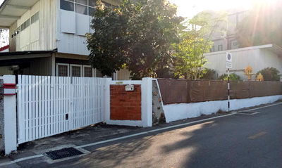 Houses for sale Hua Hin Night Market : Makha wooden house for sale Vacation home and residence with land near the sea, Hua Hin District, Prachuap Khiri Khan Province.