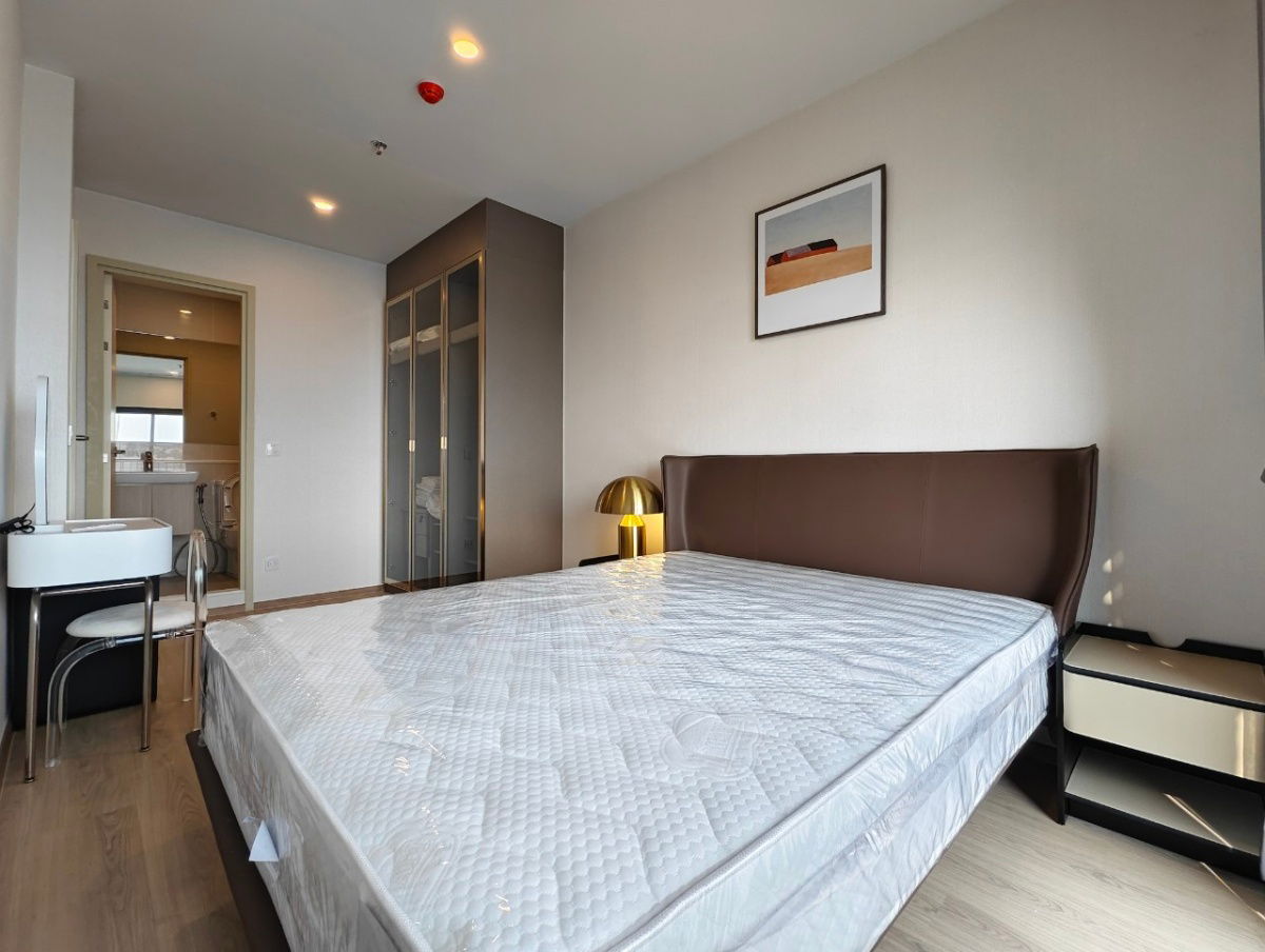 picture For Rent : Life Rama4 - Asoke Fully furnished Ready to move in - 10/25