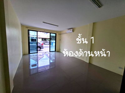 Townhouses for rent Don Mueang Airport : For rent, for lease, commercial building, Soi Phetkasem 12, Phetkasem Road, Sai Mai, cheap price, interested, Line: @951qfbfi