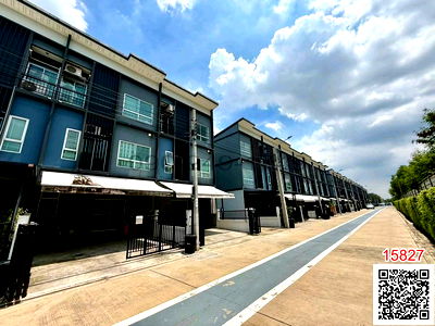 บ้านเดี่ยวให้เช่า : เช่า ทาวน์โฮม 3 ชั้น โครงการ สัมมากร อเวนิว สุวรรณภูมิ พร้อมอยู่ ใกล้สนามบิน & แอร์พอร์ตลิงก์