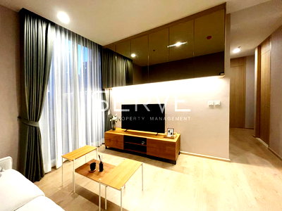 ขายคอนโด : Corner Unit 2 Beds 2 Baths Nice Decoreate Close to BTS Asok & MRT Sukhumvit 550 m. / Rent & Sale-Noble BE19