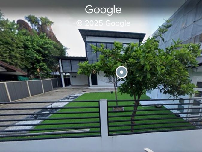 ให้เช่าบ้านเดี่ยว 2 ชั้น พื้นที่ใช้สอยขนาดใหญ่ ซอยรามอินทรา 42 | เหมาะสำหรับออฟฟิศ โชว์รูม หรือพักอาศัย | ใกล้รถไฟฟ้าสายสีชมพู
