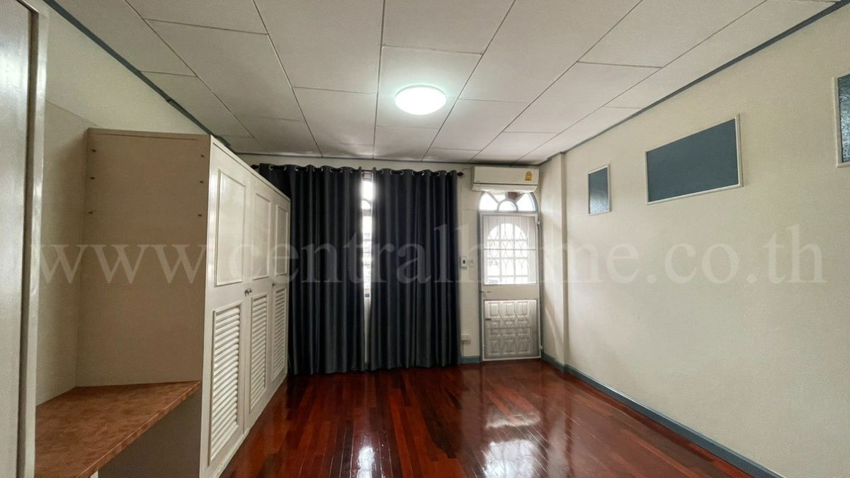 รูป ทาวน์เฮ้าส์ 2 ชั้น ลาดพร้าว 101 ใกล้ MRT สถานีลาดพร้าว 101 พร้อมอยู่ - รูปที่ 11/19