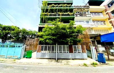 อาคารพาณิชย์ ม.รามคำแหง : ขาย อาคารพาณิชย์ ใกล้รถไฟฟ้า รามคำแหง 52 พื้นที่ใช้สอย 593 ตรม เนื้อที่ 50.5 ตรว ขายพร้อมผู้เช่า