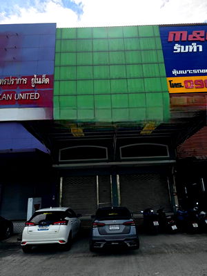 Shophouses for sale Samut Prakarn : Commercial Building 4.5 floor Area 40.2 Sq.wah , in-building space 576 Sq.m!! Good location close to sukhumvit road