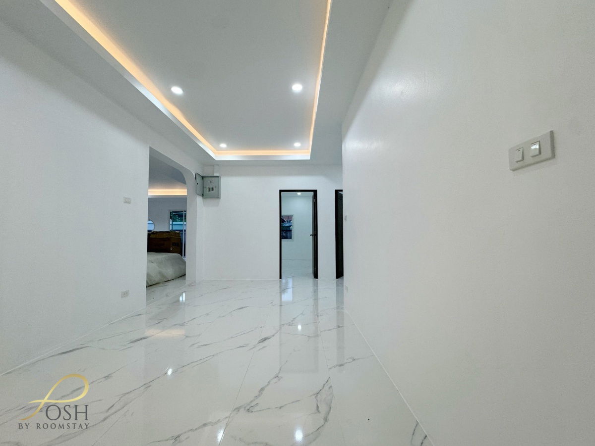 picture Phuket Villa 5 – Fully renovated house, perfect for families who need spacious living areas. Wichit zone. Corner unit with a large side garden. - 17/28