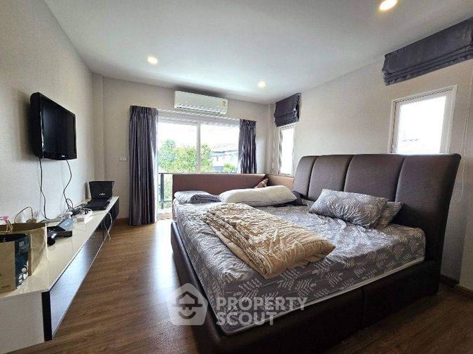 5-bed house for sale, 340 sqm, 96.5 sq wah, Centro Watcharapol