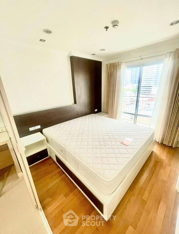 รูป คอนโด 1-ห้องนอน ที่ คอนโด ลุมพินี เพลส พระราม 9 – รัชดา ใกล้ MRT พระราม 9 (ID 2417777) - รูปที่ 1/6