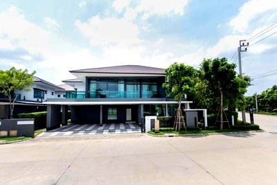 Houses for rent : Setthasiri Krungthepkreeta for rent 4Bedroom 160,000 Baht | Contact 085-546-9559