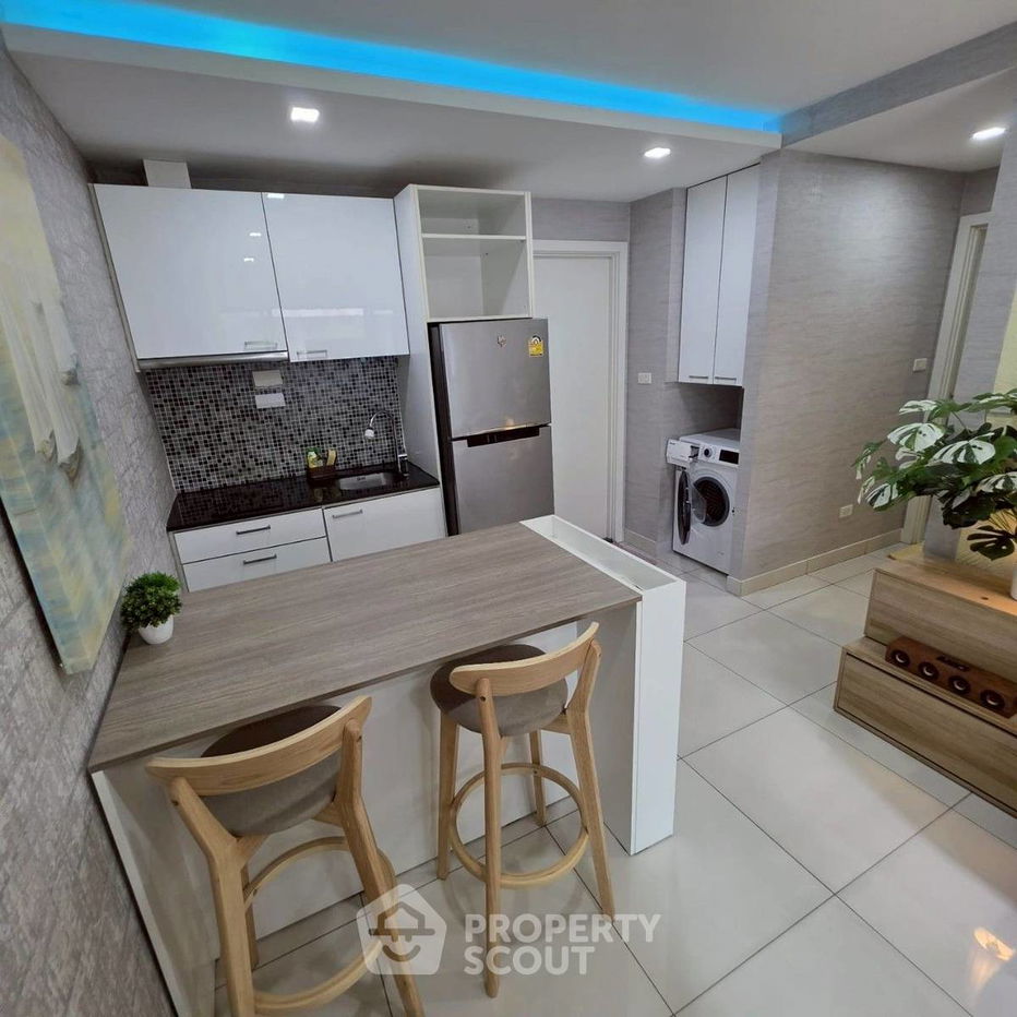 picture 1-BR Condo at Siam Oriental Plaza close to Phratamnak (ID 2167958) - 4/20