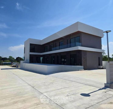 7-BR Villa close to Hua Hin City (ID 2146086)