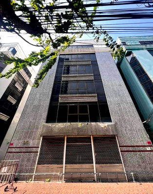 Townhouses for rent iconsiam : For rent, for lease, commercial building, 7 floors, Charoen Nakhon - Khlong San, near ICONSIAM, not more than 3 hundred thousand baht/month. 