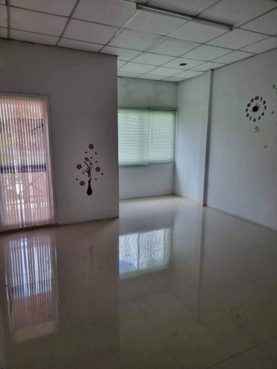 รูป ขายอาคารพาณิชย์ 2 ชั้น บ่อวิน ชลบุรี ทำเลค้าขาย ติดถนนหลัก เดินทางสะดวก ใกล้ตลาดและนิคมฯ - รูปที่ 8/8