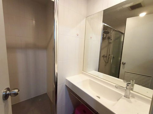 รูป ✨✨FOR RENT!! The President สาทร-ราชพฤกษ์ 2นอน1น้ำ 50 ตร.ม.ชั้น 11 แต่งครบ ติดรถไฟฟ้า BTS/MRT บางหว้า สนใจ LINE: @atfirm✨✨ - รูปที่ 25/30