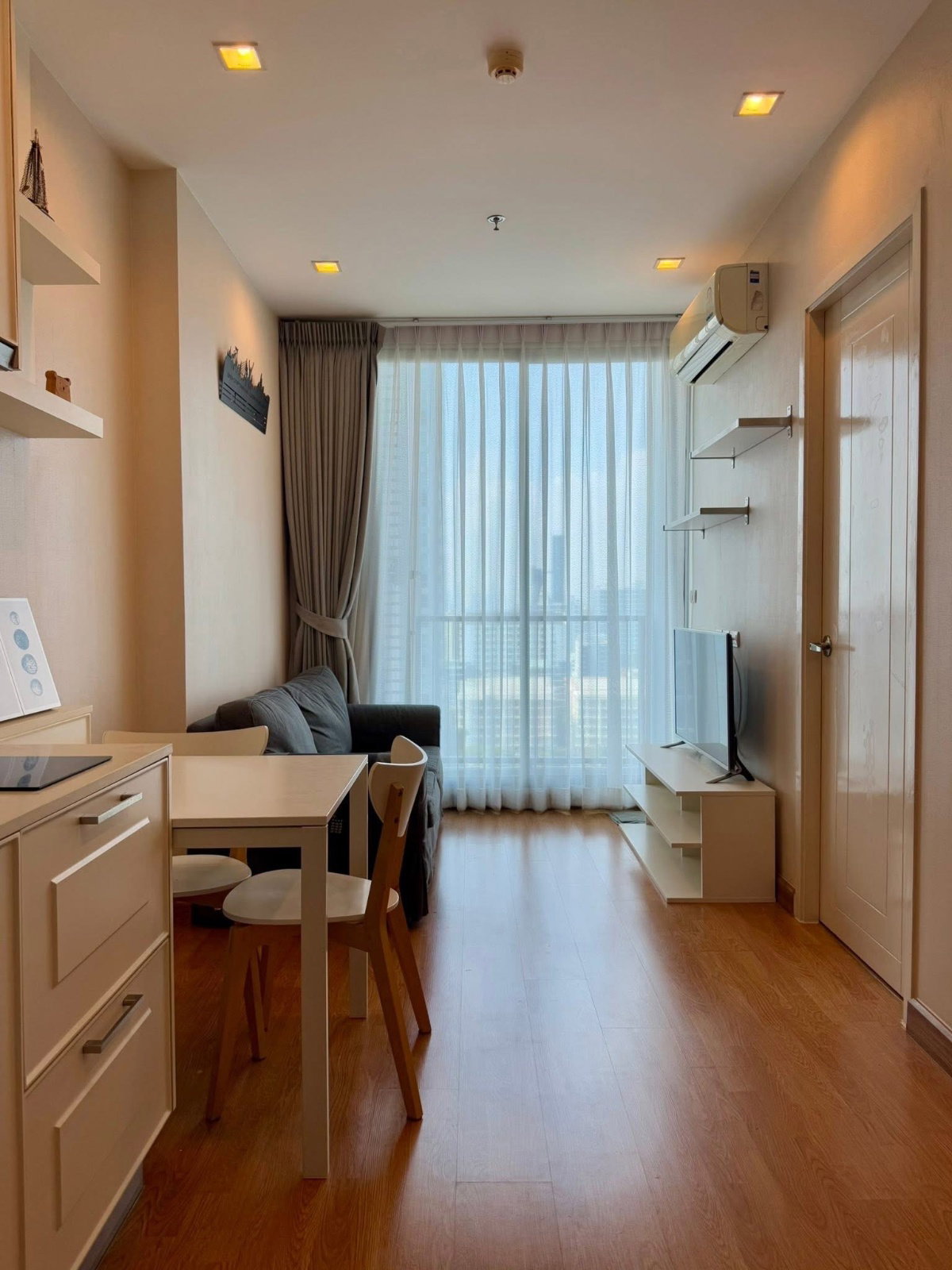 ให้เช่า Q house สุขุมวิท 79 1ห้องนอน เฟอร์ครบ 30 ตรม. 18,000 บาท