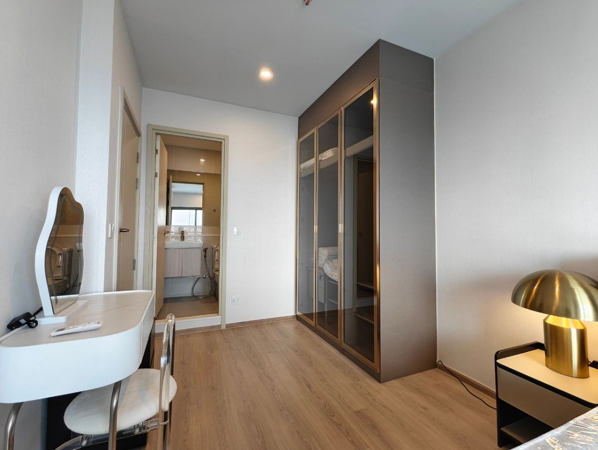 picture For Rent : Life Rama4 - Asoke Fully furnished Ready to move in - 7/25