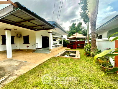 Houses for sale Hua Hin Prachaubkirikhan : 3-BR House close to Hua Hin City (ID 2418700)