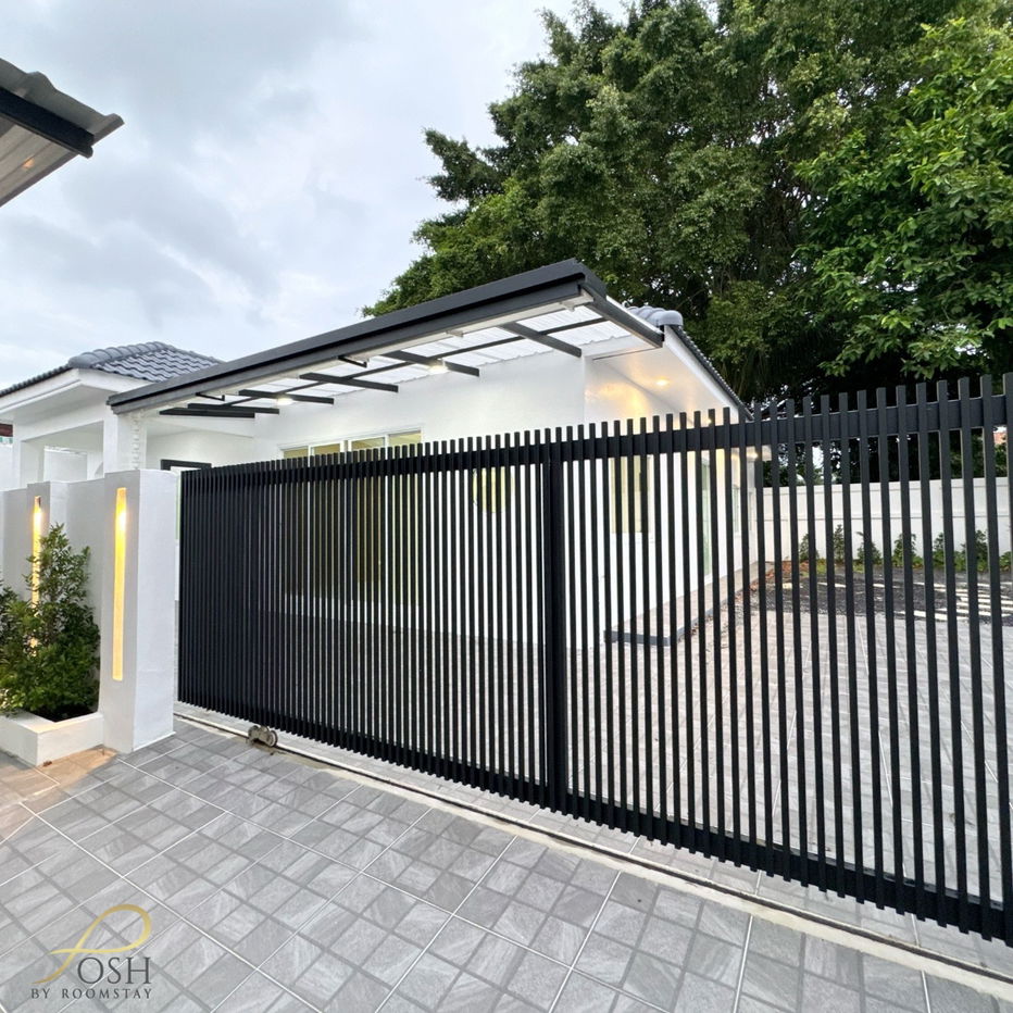 picture Phuket Villa 5 – Fully renovated house, perfect for families who need spacious living areas. Wichit zone. Corner unit with a large side garden. - 3/28