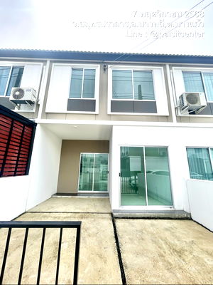 ทาวน์โฮมให้เช่า : ให้เช่าบ้านพฤษภา ศรีนครินทร์-บางนา  อยู่ถนนบัวนครินทร์ ใกล้เมกาบางนา