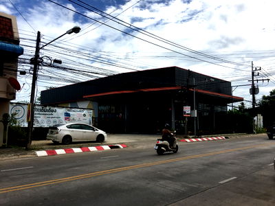 Office for rent Hat Yai Hospital : Rent, 1 rai, Hat Yai, New Nuan Kaew Uthit Road. Office building decorated Ready for use. Home office, solar cells Parking lot sold by owner