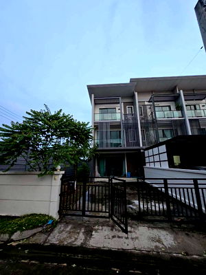 Home office for sale Central Plaza Westgate : For Sale: 3-Story Townhome,  43 Sq. Wa, Town Avenue Merge, Rattanathibet by Sansiri