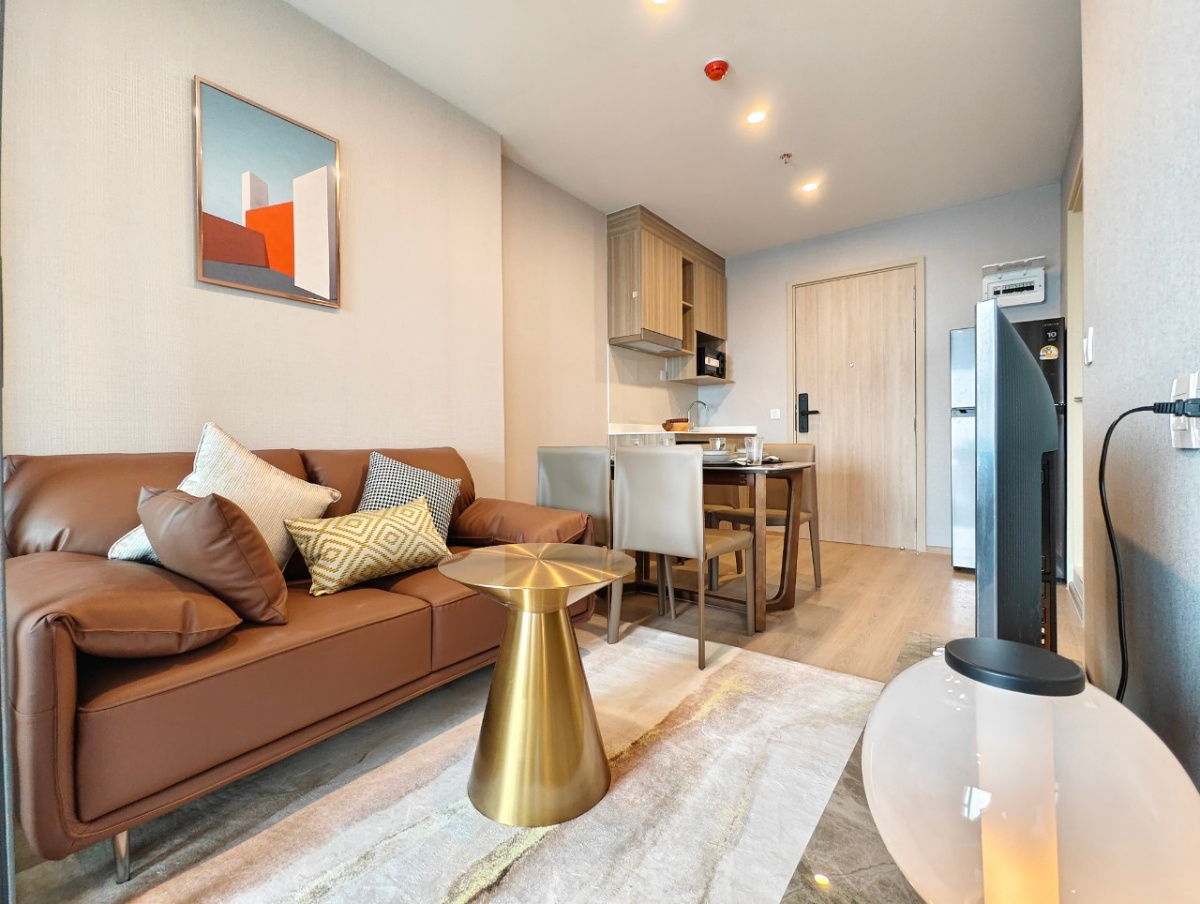 picture For Rent : Life Rama4 - Asoke Fully furnished Ready to move in - 18/25