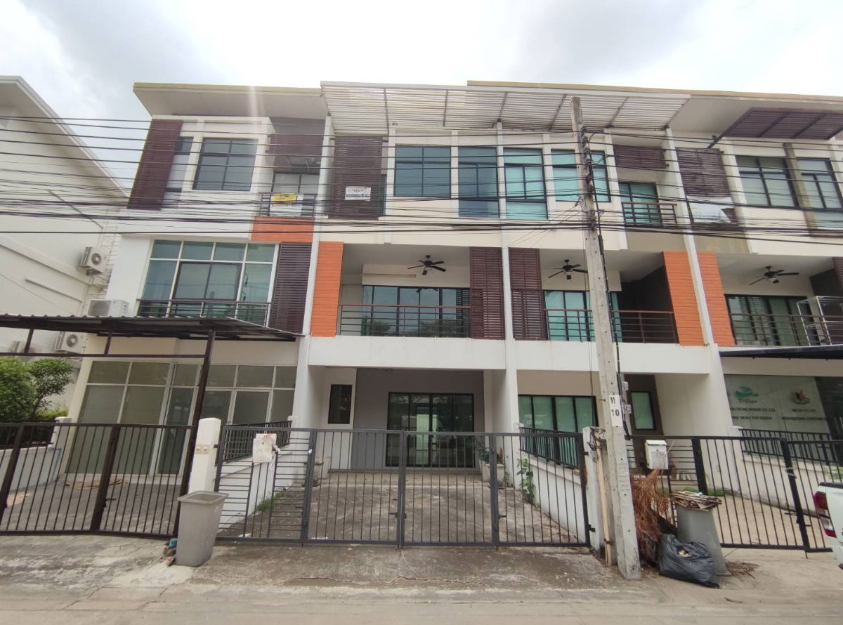 picture Signature Kanlapaphruek, the road in front of the house is 16 meters wide. HomeOfficeBang Khae - 2/4