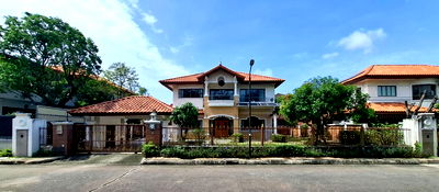 Houses for sale Bangkok : House for sale near the garden, Supalai Suvarnabhumi, best location