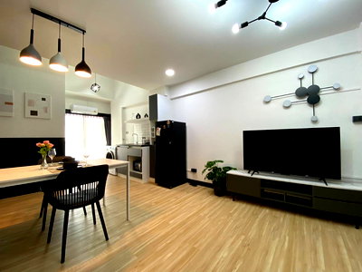 ขายคอนโด : ขายคอนโดเด่น  1 ห้องนอน  1 ห้องน้ำ  1 ห้องครัว  1  ที่จอดรถ