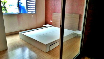 Condos for sale : FOR SALE Smart Condo Watcharapol 800000 BAHT.