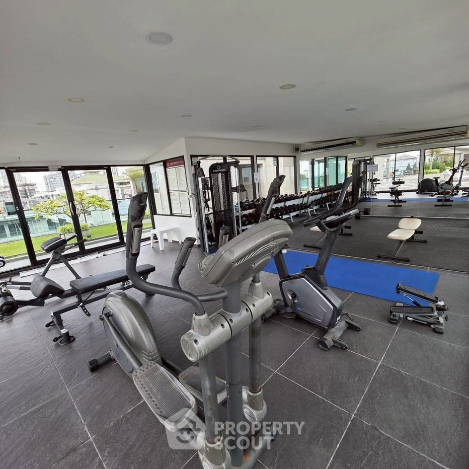 picture 1-BR Condo at Siam Oriental Plaza close to Phratamnak (ID 2167958) - 12/20