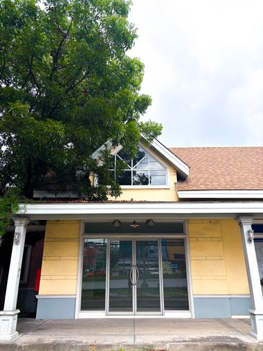 สำนักงานให้เช่า ที่ ไอเพลส บิซิเนส พาร์ค แหลมฉบัง ใกล้กับท่าเรือแหลมฉบัง ขนาด 48 ตร.ม. ราคา 19,900 บาทต่อเดือน