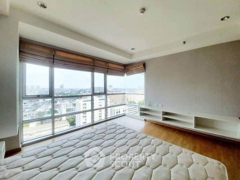 picture 3-BR Condo at Inspire Place ABAC-Rama IX Condominium close to Ramkhamhaeng (ID 2066581) - 3/10