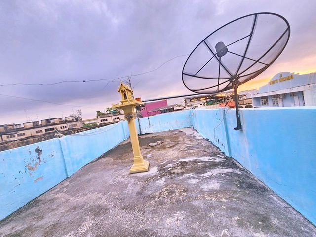 picture Can do Airbnb, Foodland, Big C, MRT Ramintra Km.4 50m. Commercial building for rent, 4.5 floors - rooftop, 4 bedrooms, 4 bathrooms, - 7/8