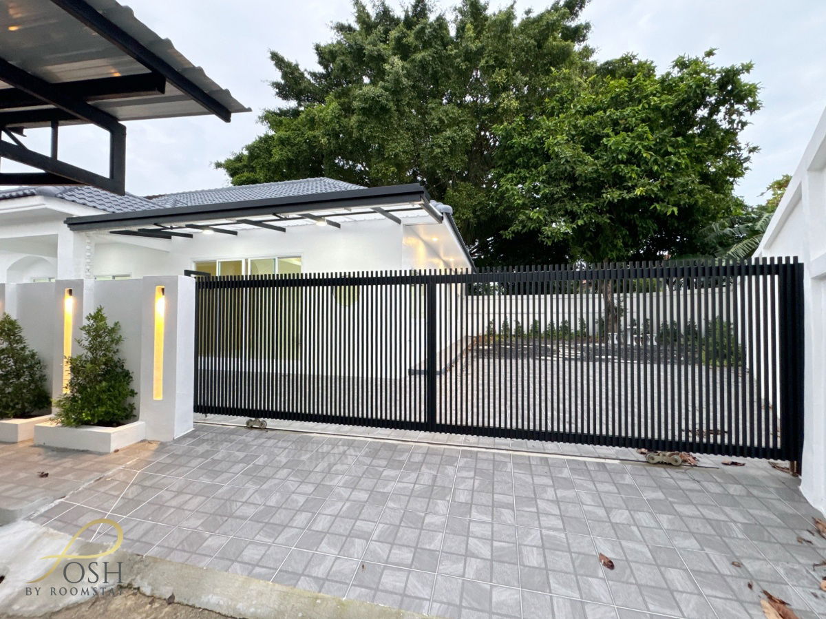 picture Phuket Villa 5 – Fully renovated house, perfect for families who need spacious living areas. Wichit zone. Corner unit with a large side garden. - 9/28