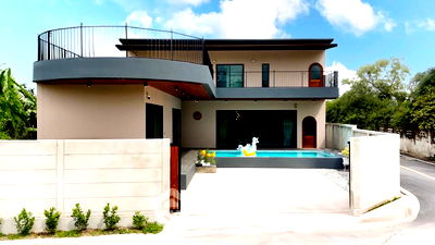 Houses for rent Bang Lamung Chonburi : 5-BR Villa in Bang Lamung (ID 2416941)