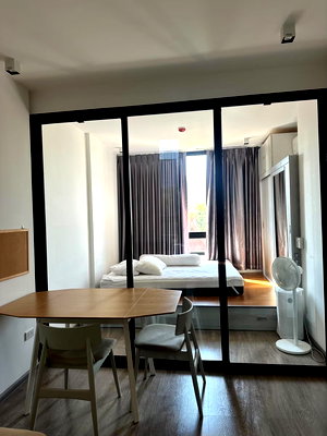 Condos for sale : 📢 Urgent Sale! Owner selling directly — Lyss Ratchayothin, Phahonyothin 27.