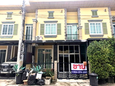 Townhouses for sale Bangkok : best price for sale golden town bangkae near the mall bangkae ready to move in fully air-conditioned 064-974-2441