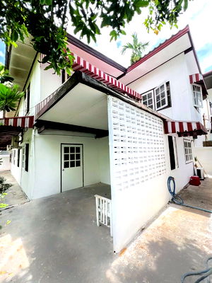 Houses for rent Rama 6 Road : LTH13560 – House for Rent | Soi Sailom 1 (Phahonyothin 8) – Ari | 248 sqm | 5 Beds 2 Baths | 33K/Month