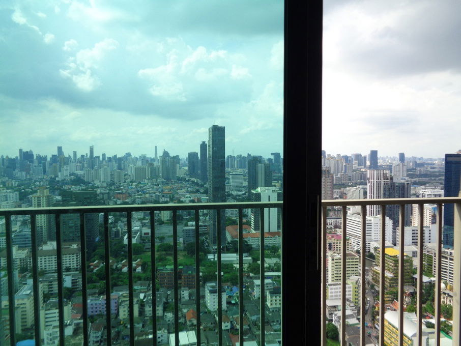 รูป 🚩 ขายขาดทุน คอนโด ซี เอกมัย ชั้น 42 ห้องสวย สไตล์ลอฟท์ 2 ชั้น พื้นที่ใช้สอย 44 ตารางเมตร - รูปที่ 23/65