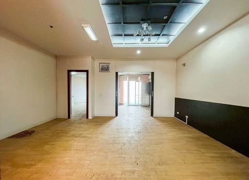 For sale 2 rooms, corner room, Chao Phraya River view, Baan Sathorn Chao Phraya Condo, 4 bedrooms, near ICON Siam, 185 sq m, 10th floor