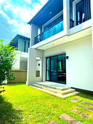Houses for rent Wat Phraya Suren : The Legacy Golf Club 3 km. CJ Hathairat 39 2.1km. 2-story detached house for rent 54s.wa. 220sq.m.